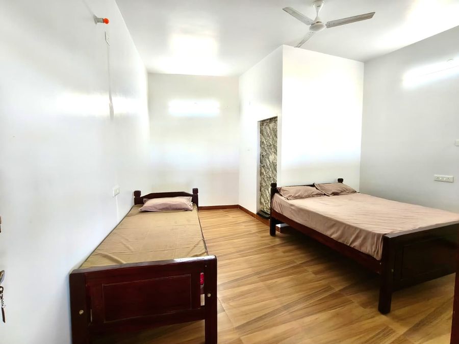 Driver Room - Non-AC at Sekar Inn — interior photo, Arumuganeri, Thoothukudi